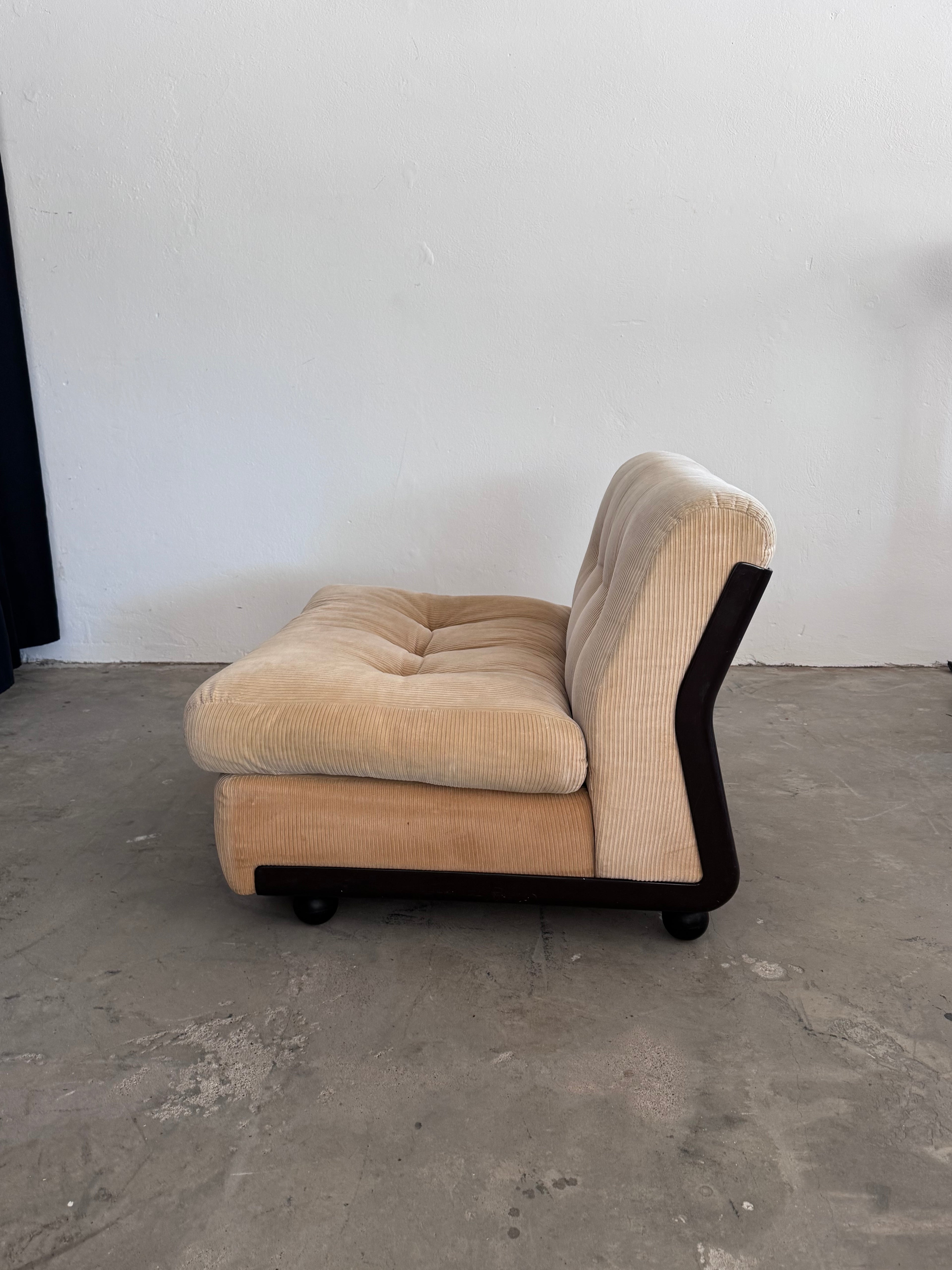Amanta armchair Sessel by Mario Bellini braune Fiberglass Schale heller Bezugsstoff, C&B Italia