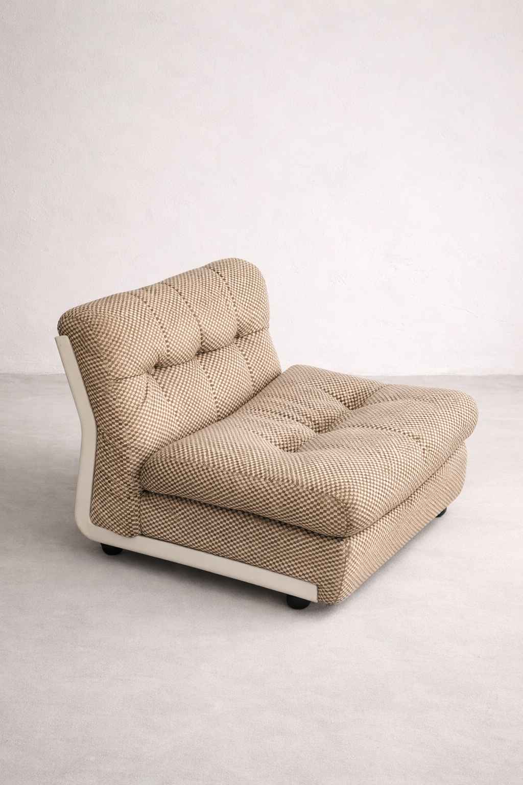 1/2 Amanta armchair Sessel by Mario Bellini originalem beige/cremefarbenem Karo-Bezugsstoff, C&B Italia