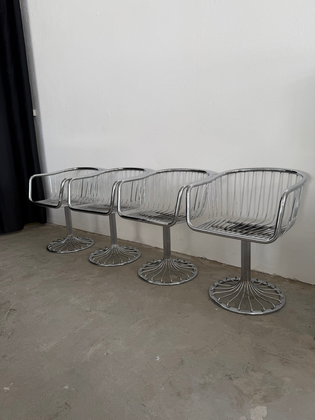 Gastone Rinaldi  Essgruppe | 4 Rima Freischwinger + Rauchglas Tisch | Italien 1970er