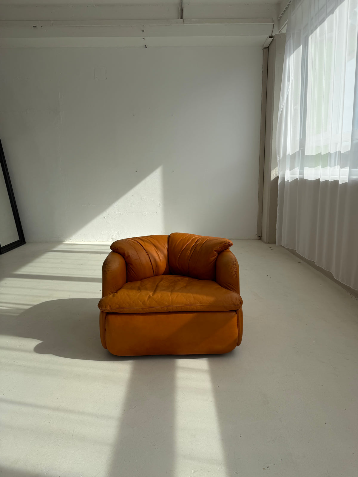 1 of 2 Vintage Confidential Lounge Chair by Alberto Rosselli for Saporiti, 1970s Italian Cognac Leather Armchair