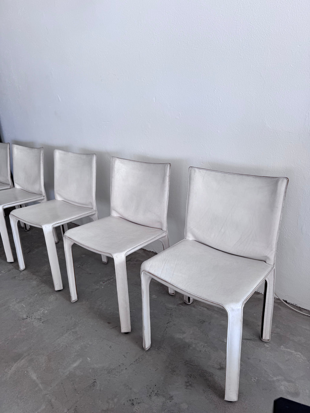 Mario Bellini CAB 412 Stuhl für Cassina | Weißes Leder | 1990er Vintage Designklassiker | Einzelverkauf (6 verfügbar)