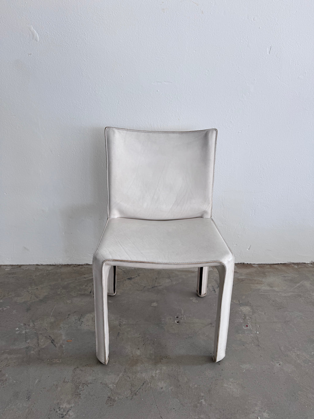 Mario Bellini CAB 412 Stuhl für Cassina | Weißes Leder | 1990er Vintage Designklassiker | Einzelverkauf (6 verfügbar)