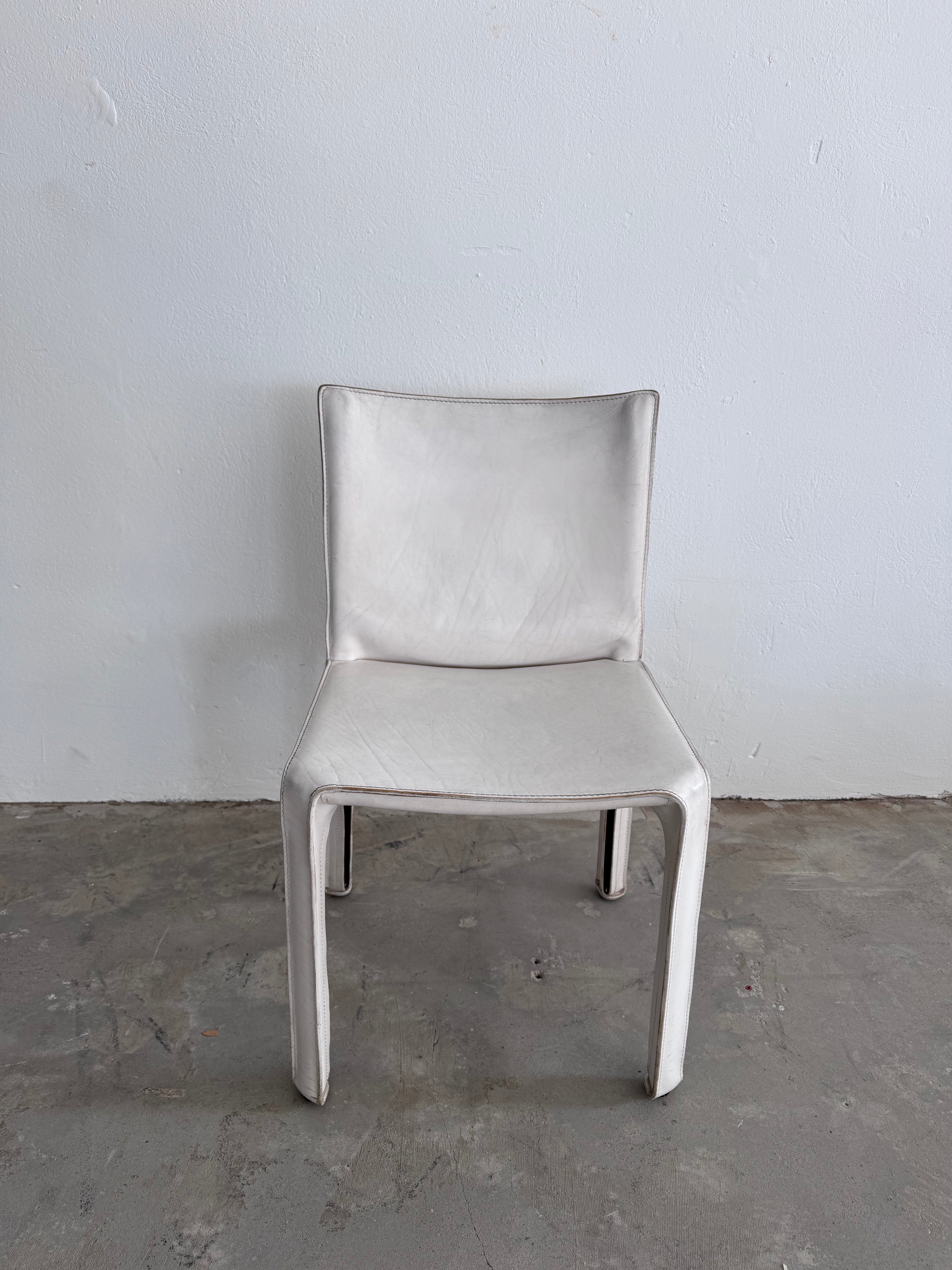 Mario Bellini CAB 412 Stuhl für Cassina | Weißes Leder | 1990er Vintage Designklassiker | Einzelverkauf (6 verfügbar)