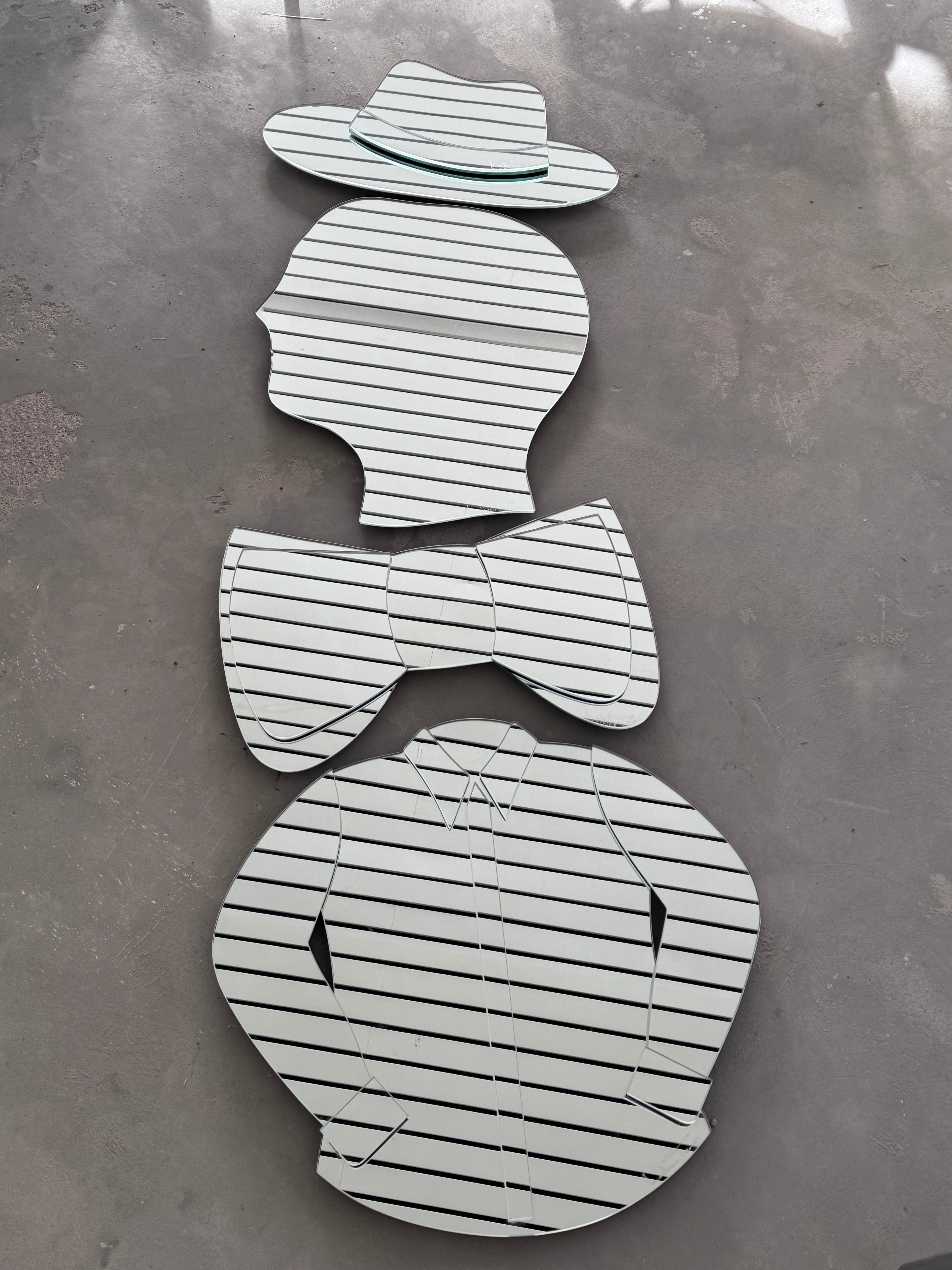 Komplettes Spiegel Set Hat Man von Georges Mathias 1970er Hut Kopf Fliege und Jackett