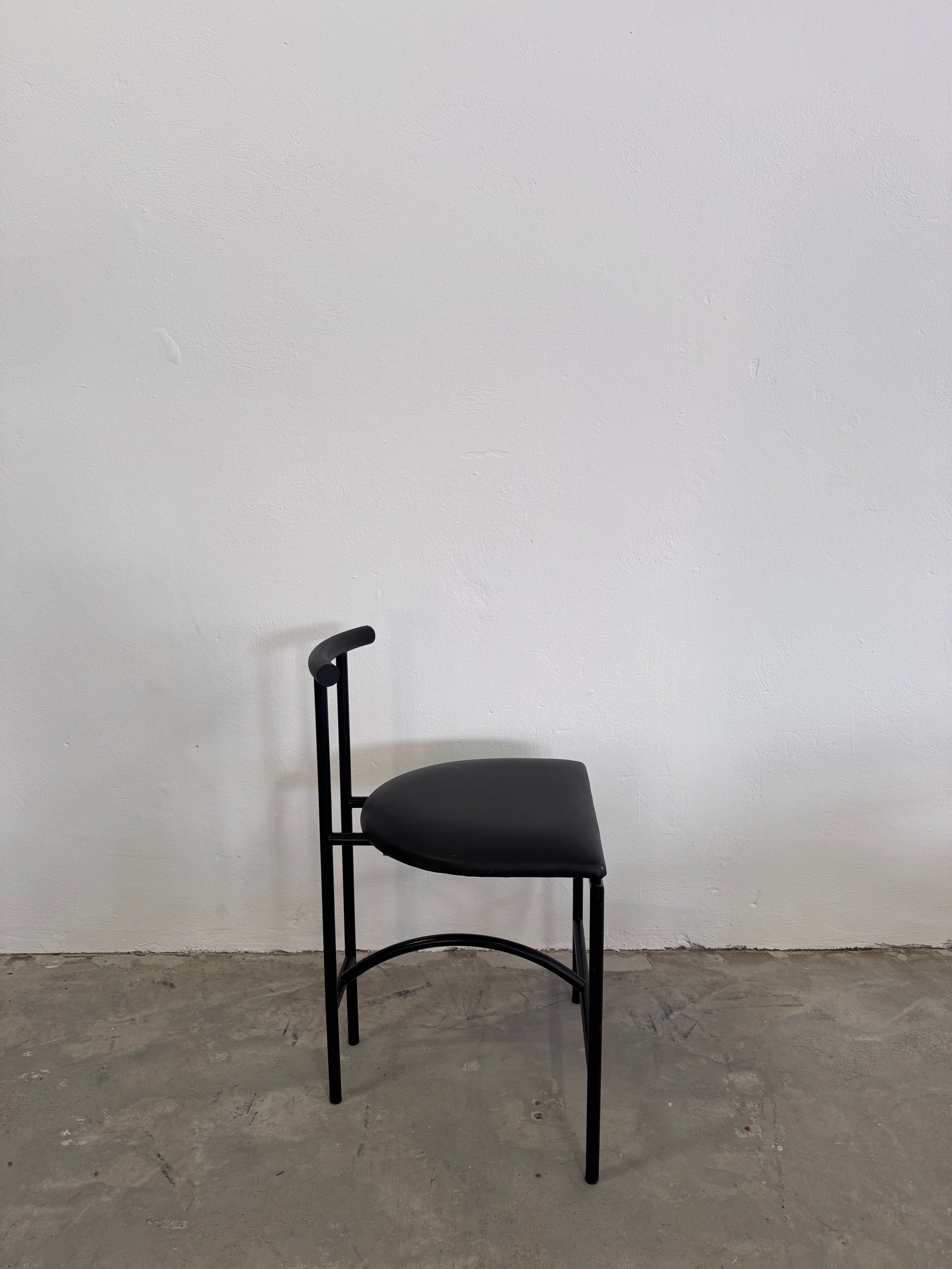 1/6 „Tokyo“-Stühlen von Rodney Kinsman, 1985 – schwarzes Stahlrohr & Kunstleder