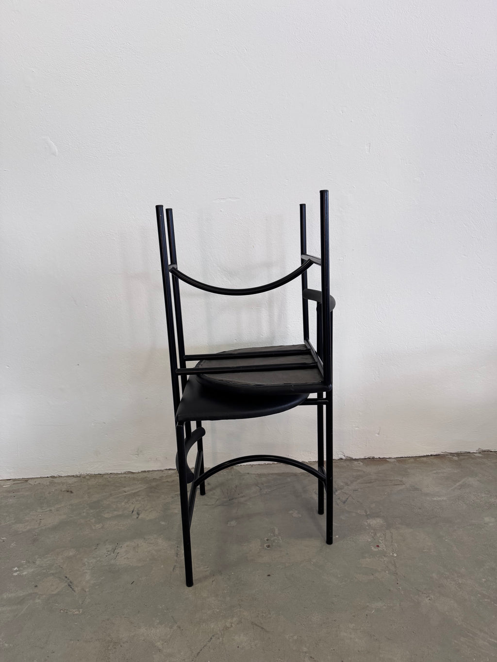 1/6 „Tokyo“-Stühlen von Rodney Kinsman, 1985 – schwarzes Stahlrohr & Kunstleder