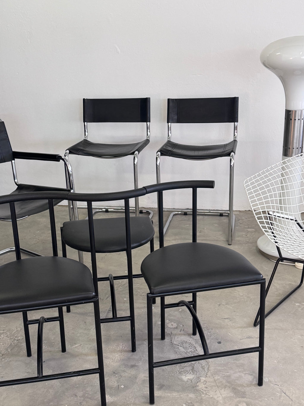 1/6 „Tokyo“-Stühlen von Rodney Kinsman, 1985 – schwarzes Stahlrohr & Kunstleder