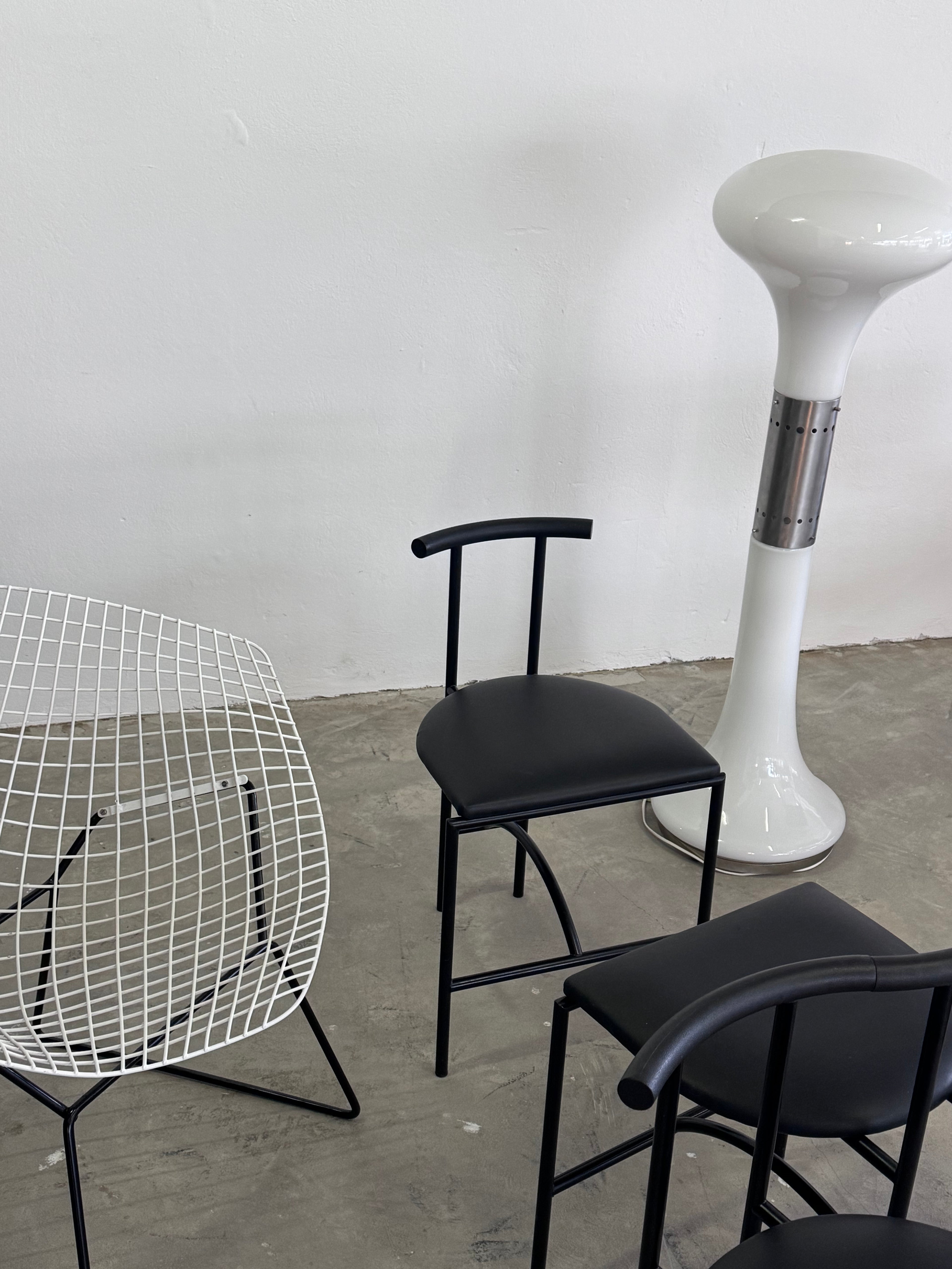 1/6 „Tokyo“-Stühlen von Rodney Kinsman, 1985 – schwarzes Stahlrohr & Kunstleder