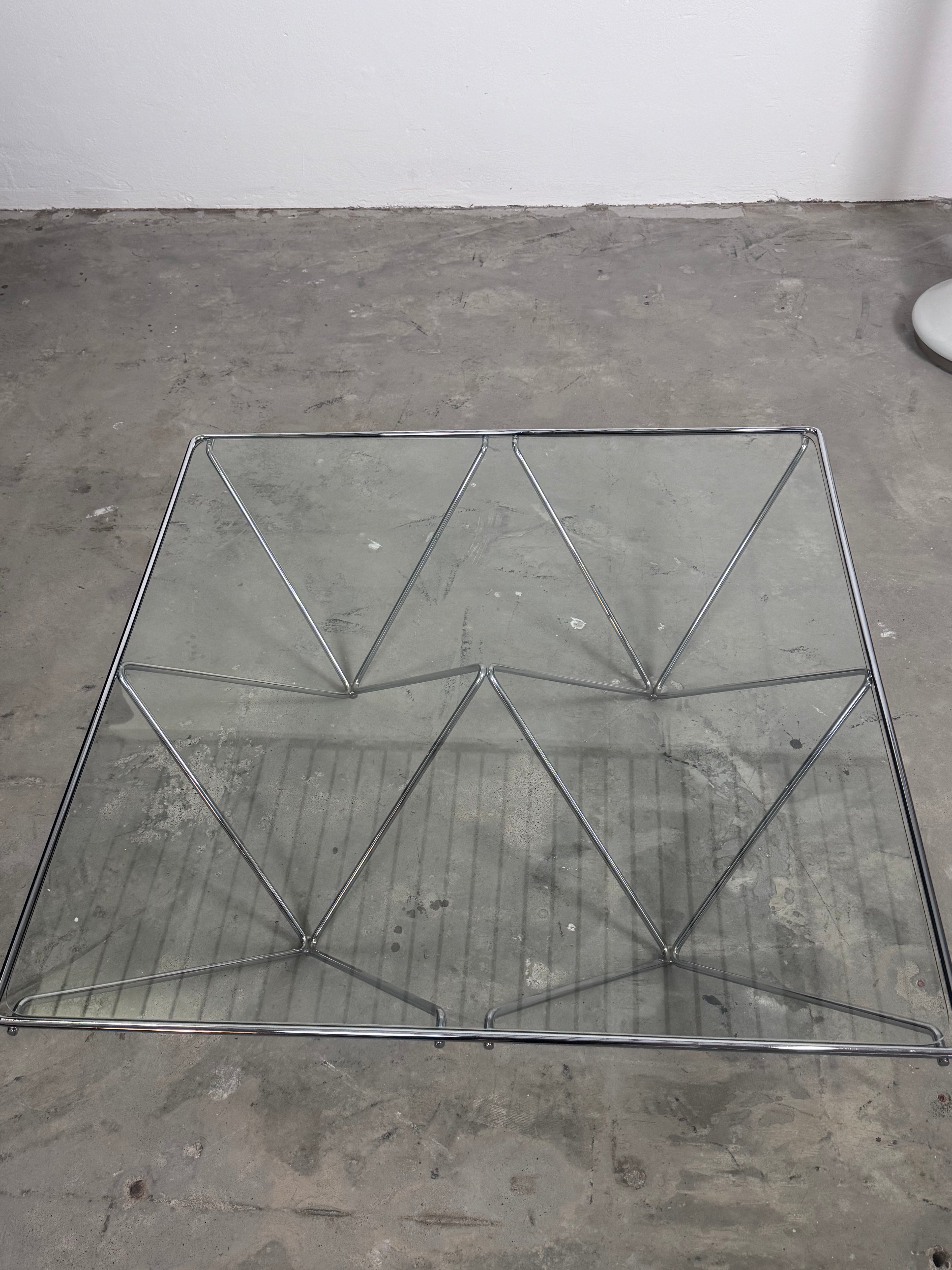 Paolo Piva Alanda Couchtisch für B&B Italia, verchromter Stahl und Glas  Italien um 1980