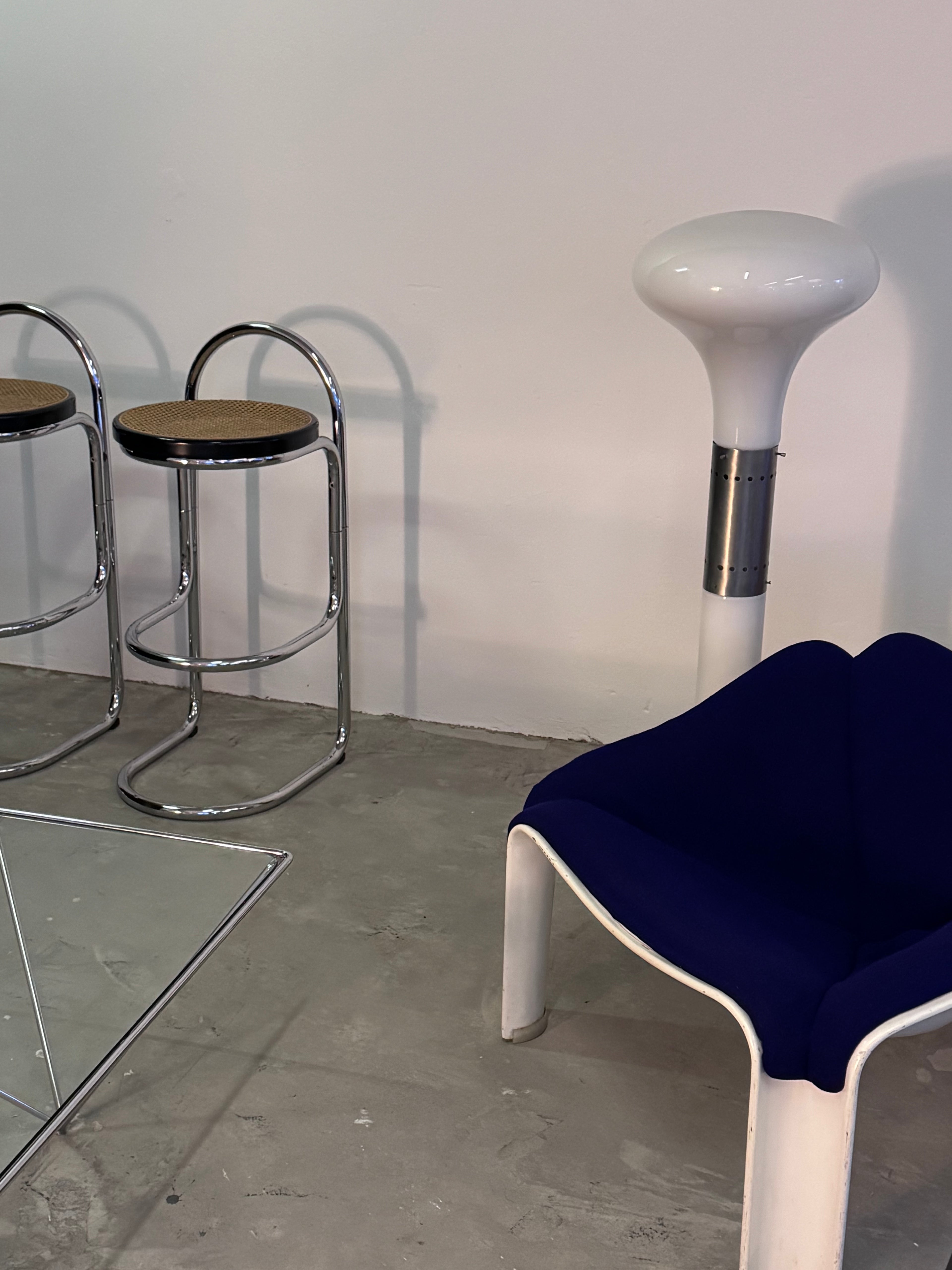 Set aus 2 Vintage Barhockern mit Chromgestell & Wiener Geflecht Sitzfläche | 1970er Jahre | Space Age / Bauhaus Stil