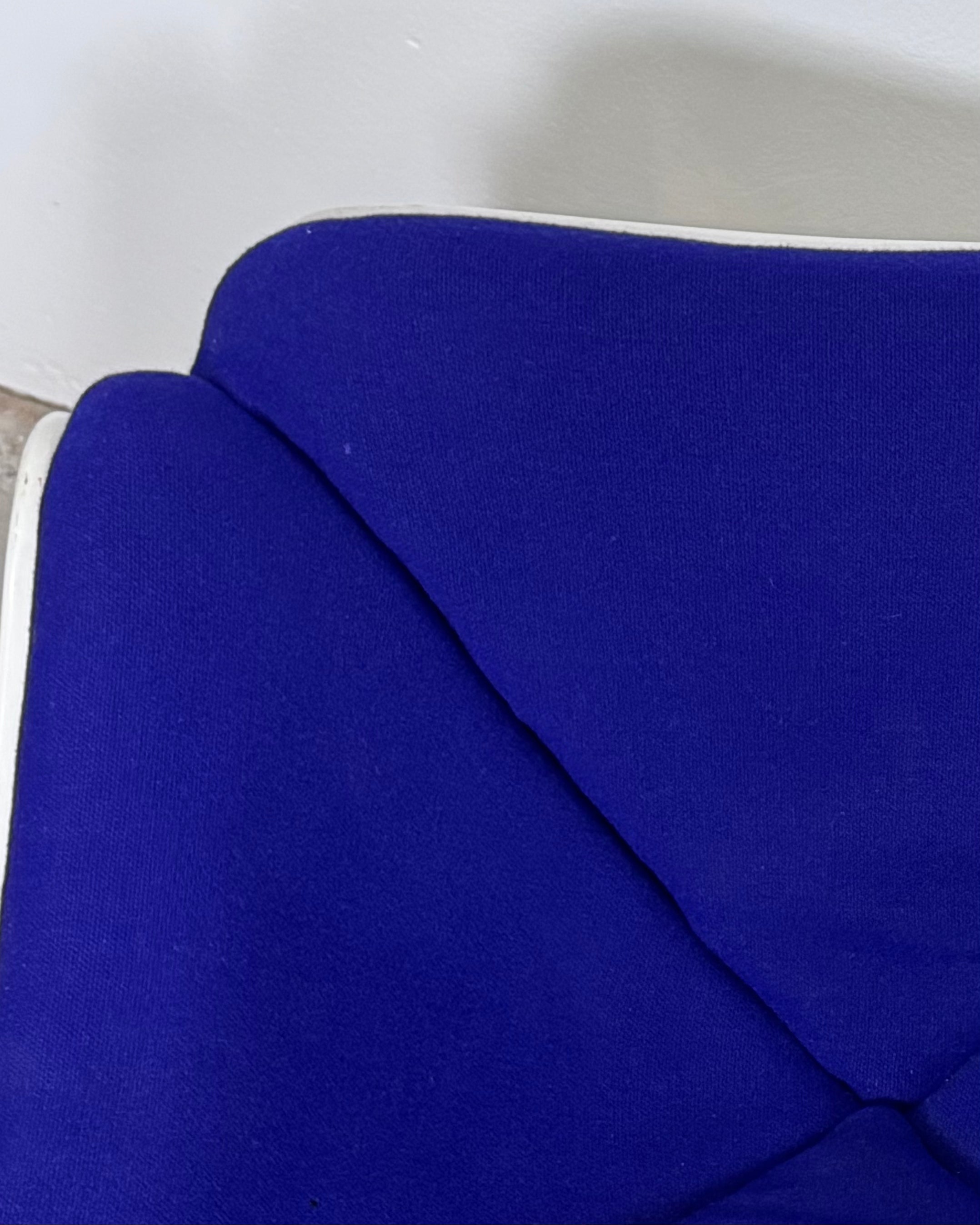 Pierre Paulin F300 Lounge Chair – Artifort, 1960s | Space Age Mid-Century Modern Icon