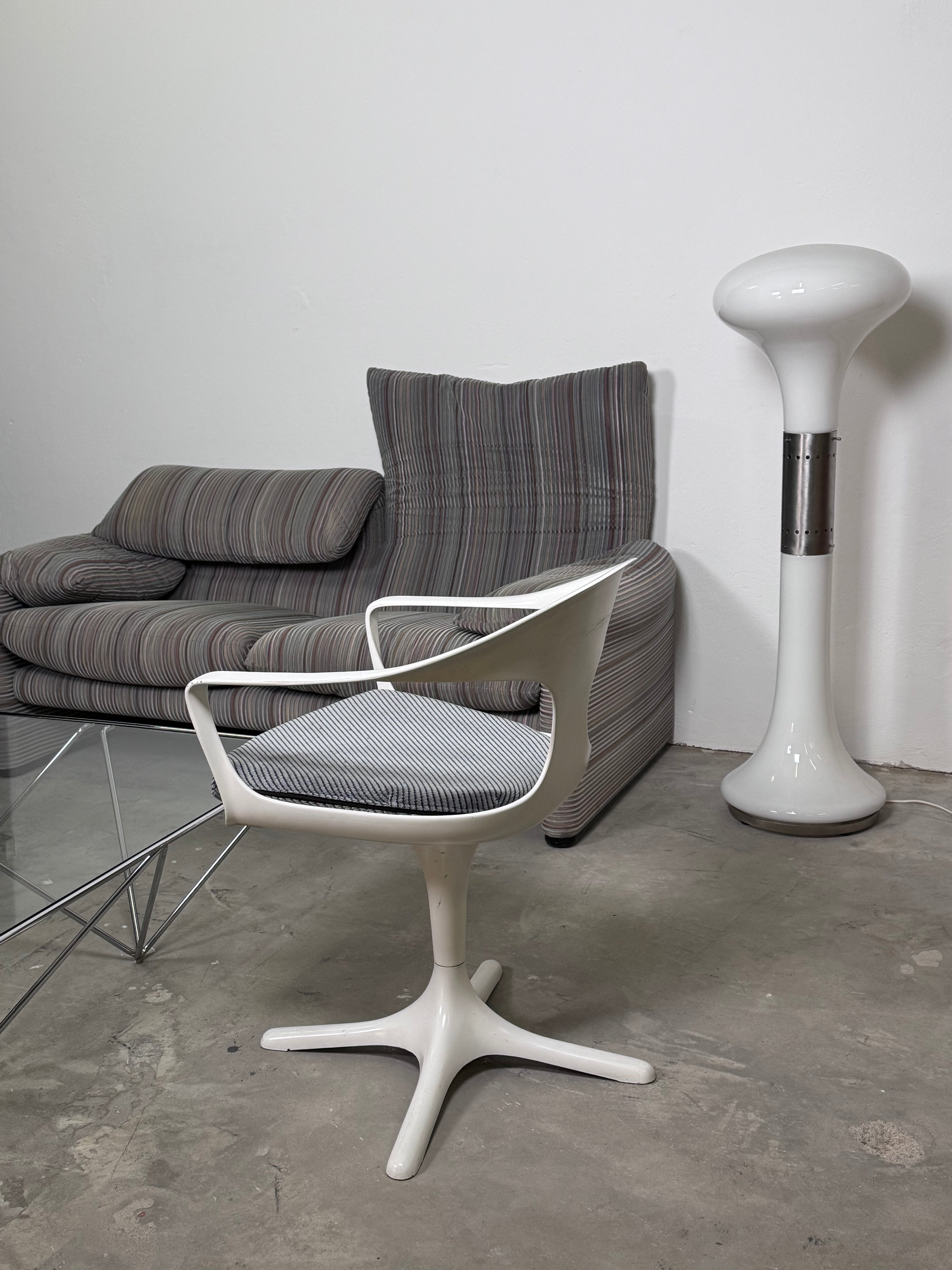 Cassina „Maralunga“ 2-Sitzer Sofa – Vico Magistretti – ikonischer Designklassiker im neuwertigen Zustand