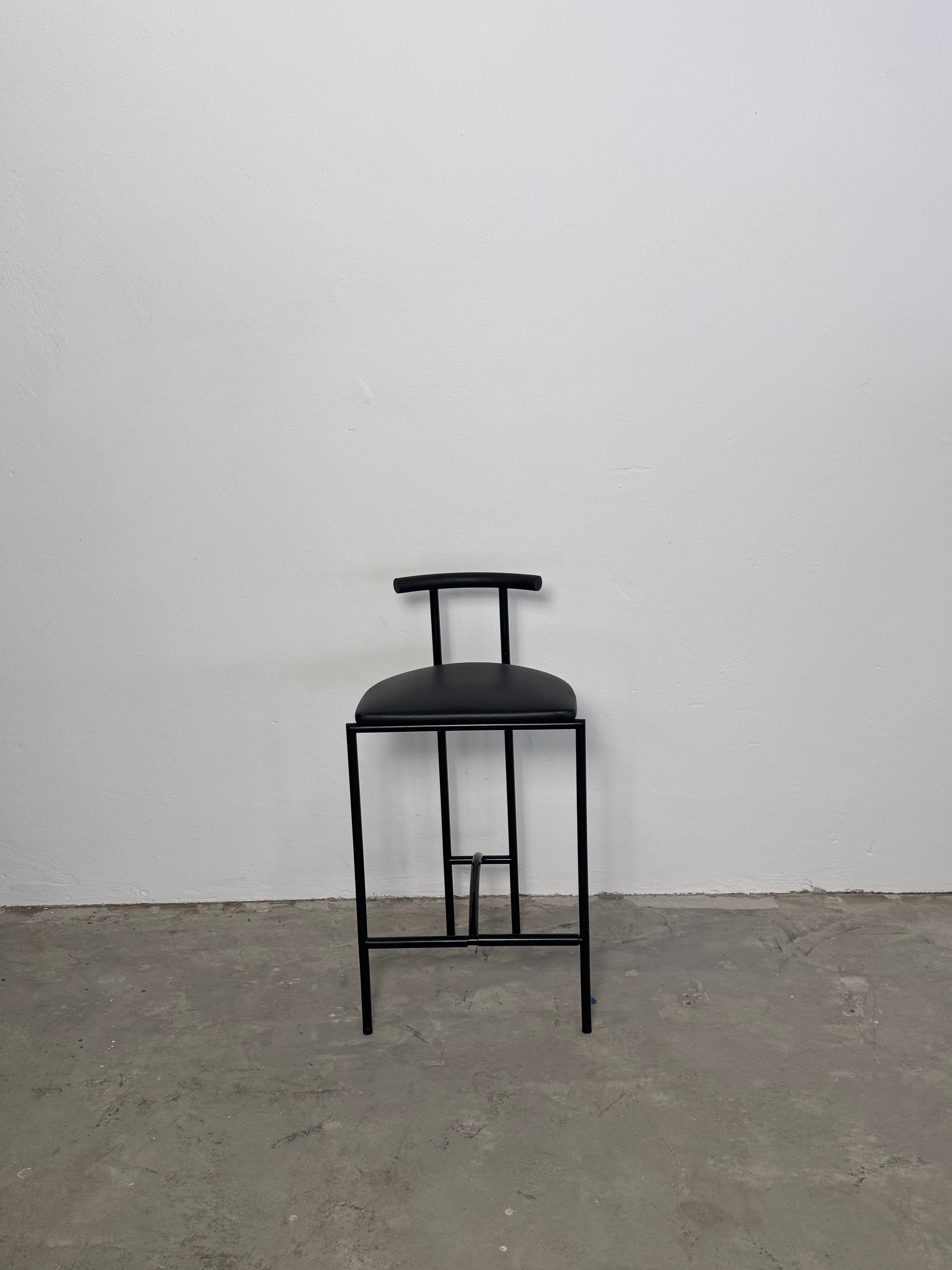 Tokyo“-bar Stühle von Rodney Kinsman, 1985 – schwarzes Stahlrohr & Kunstleder