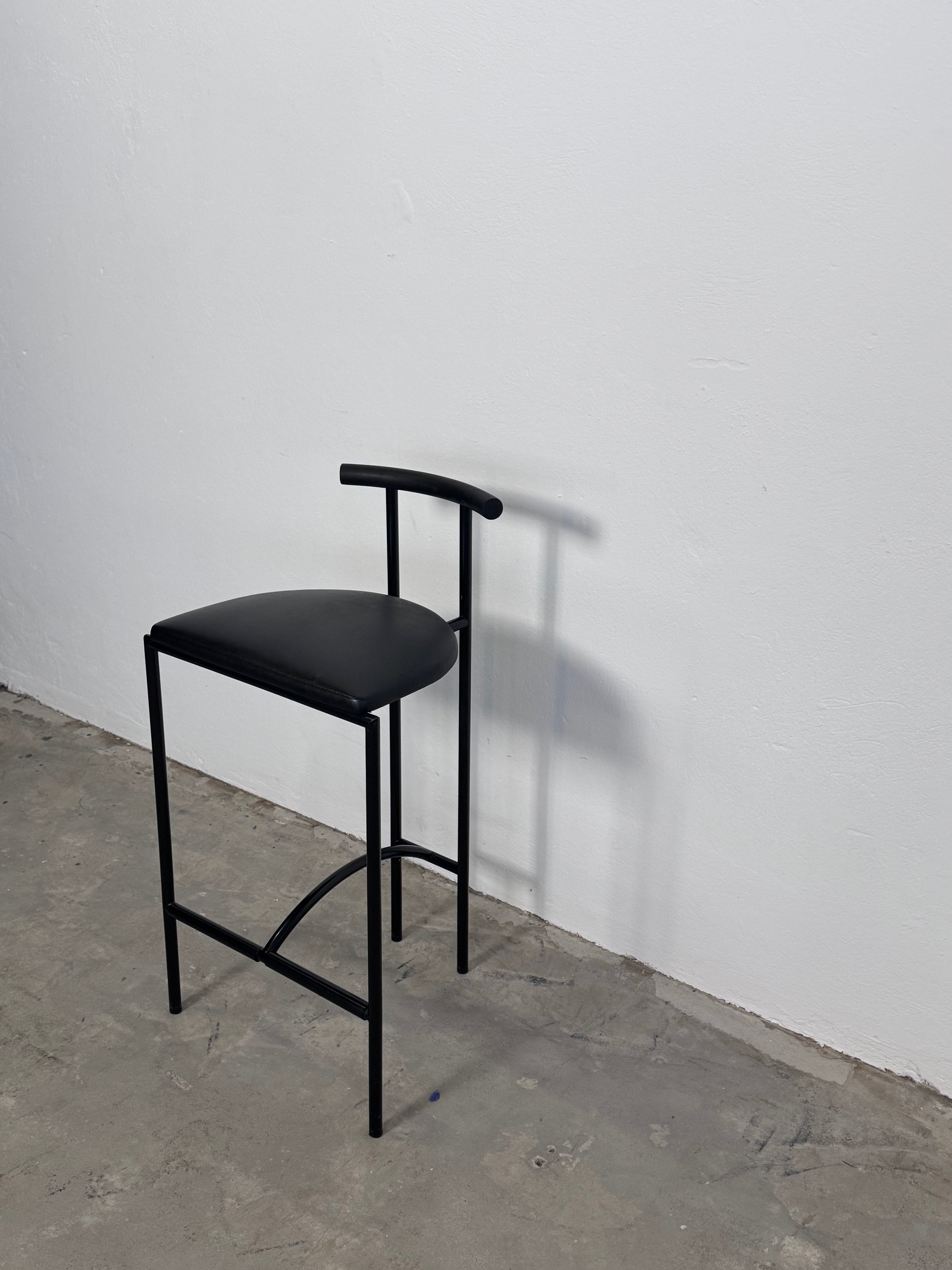 Tokyo“-bar Stühle von Rodney Kinsman, 1985 – schwarzes Stahlrohr & Kunstleder