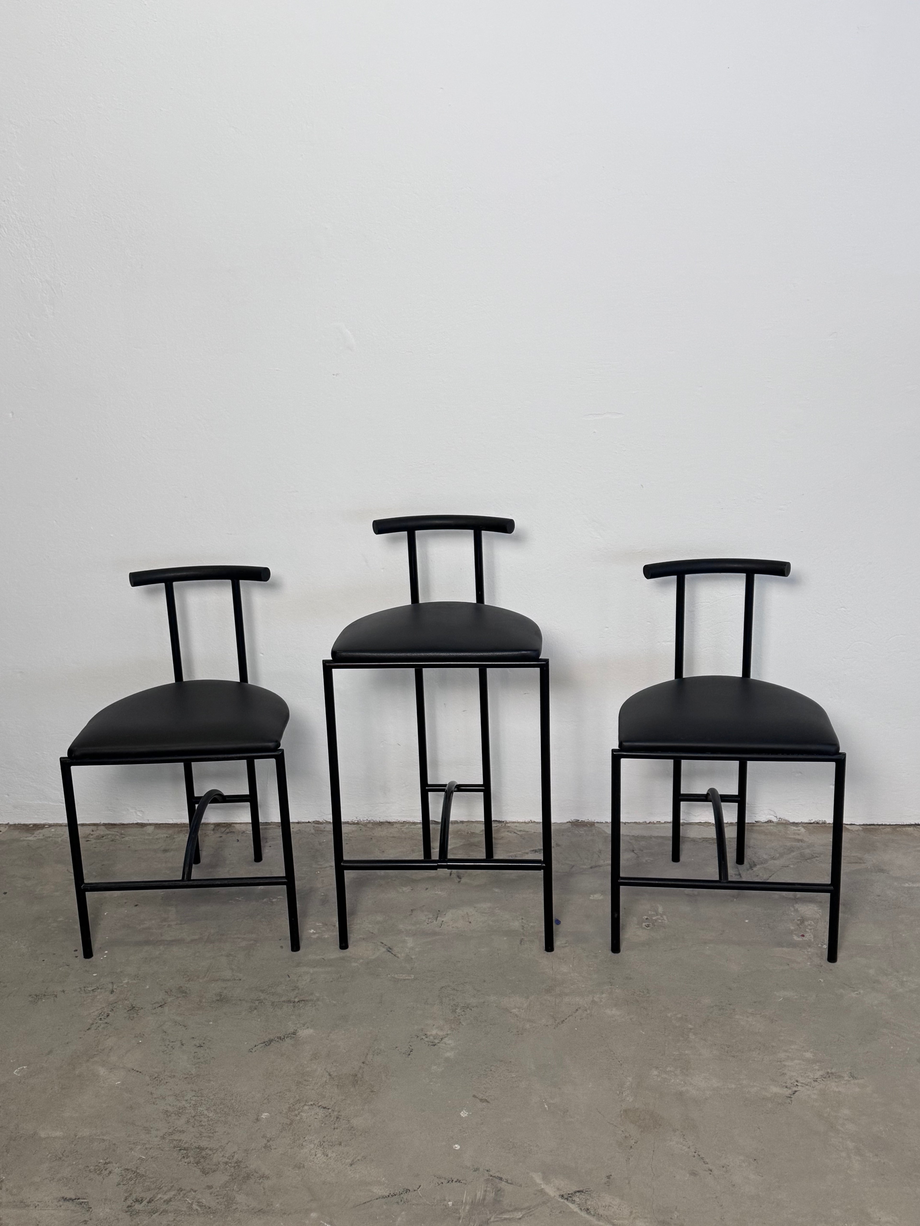 Tokyo“-bar Stühle von Rodney Kinsman, 1985 – schwarzes Stahlrohr & Kunstleder