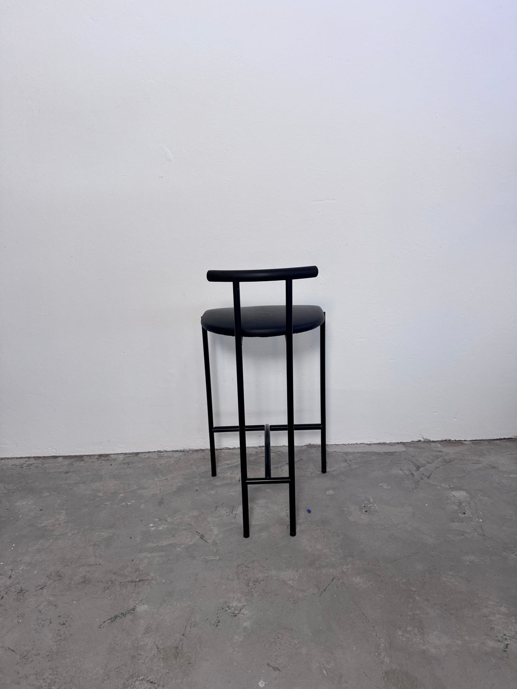 Tokyo“-bar Stühle von Rodney Kinsman, 1985 – schwarzes Stahlrohr & Kunstleder