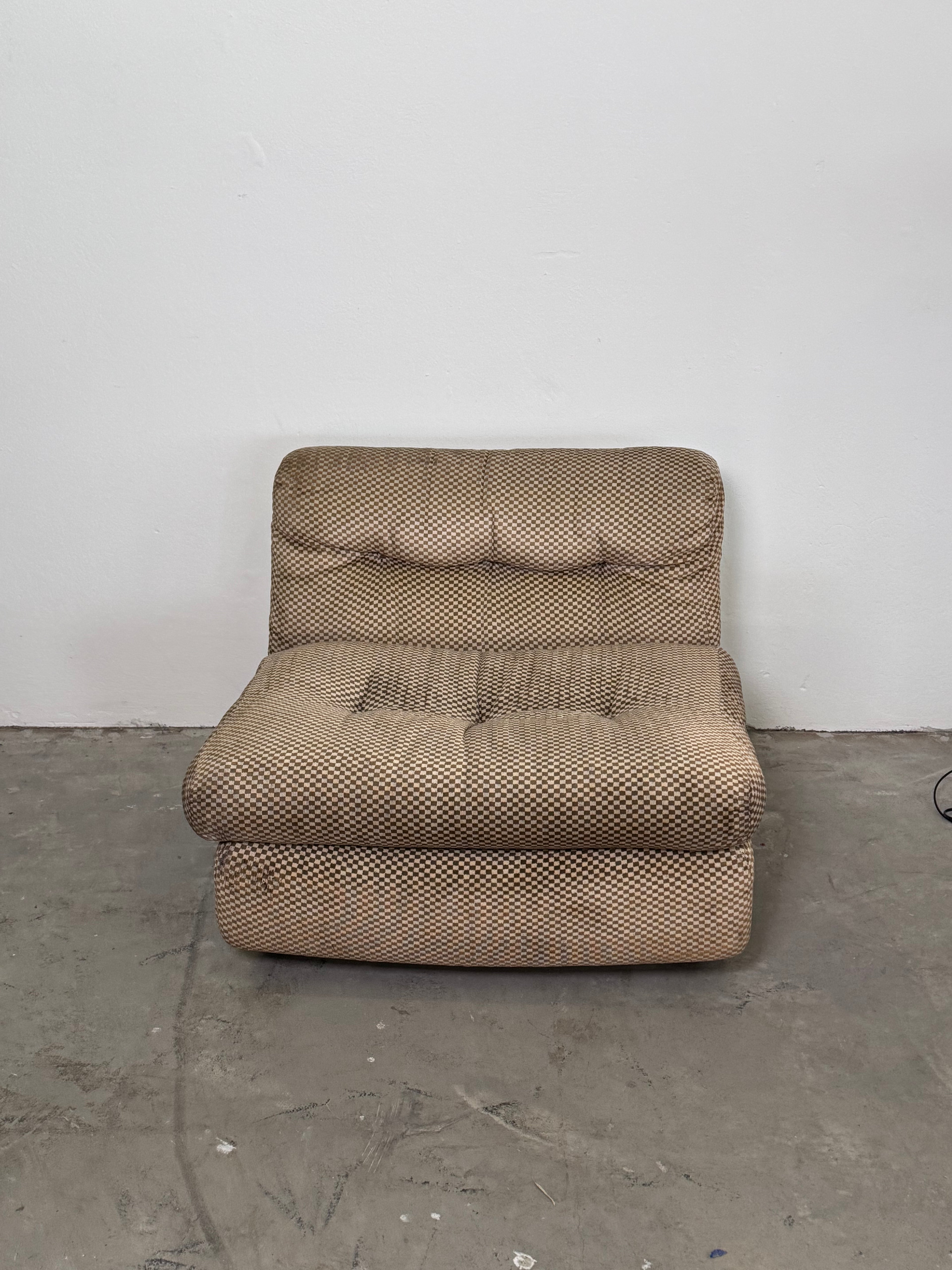 1/2 Amanta armchair Sessel by Mario Bellini originalem beige/cremefarbenem Karo-Bezugsstoff, C&B Italia