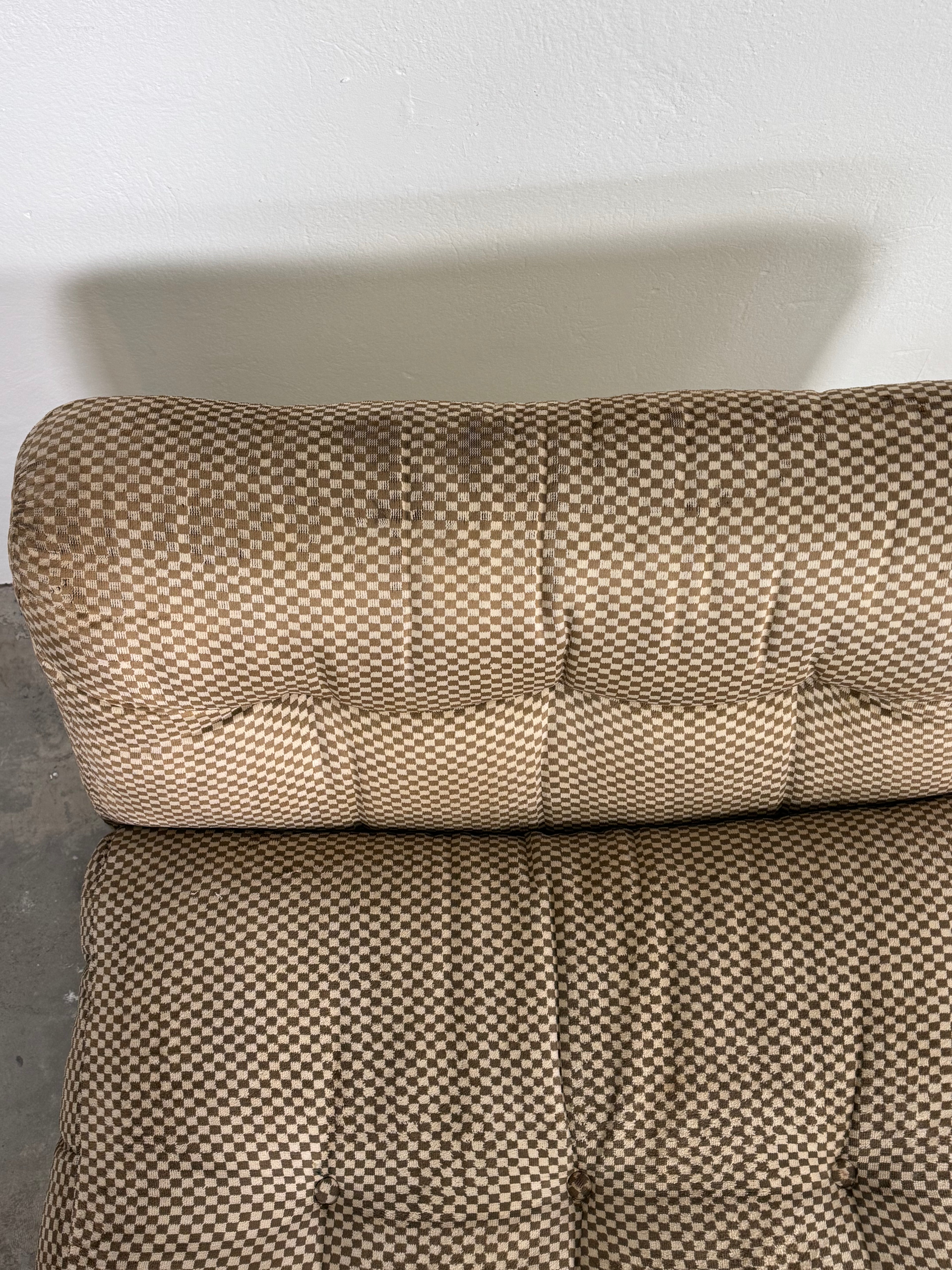 1/2 Amanta armchair Sessel by Mario Bellini originalem beige/cremefarbenem Karo-Bezugsstoff, C&B Italia