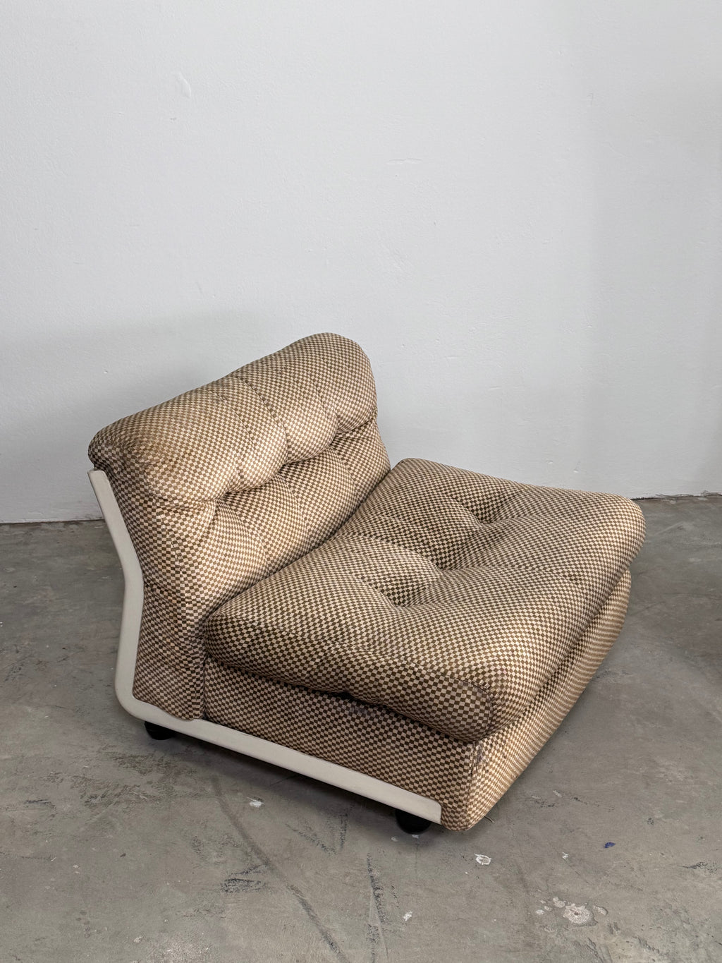 1/2 Amanta armchair Sessel by Mario Bellini originalem beige/cremefarbenem Karo-Bezugsstoff, C&B Italia