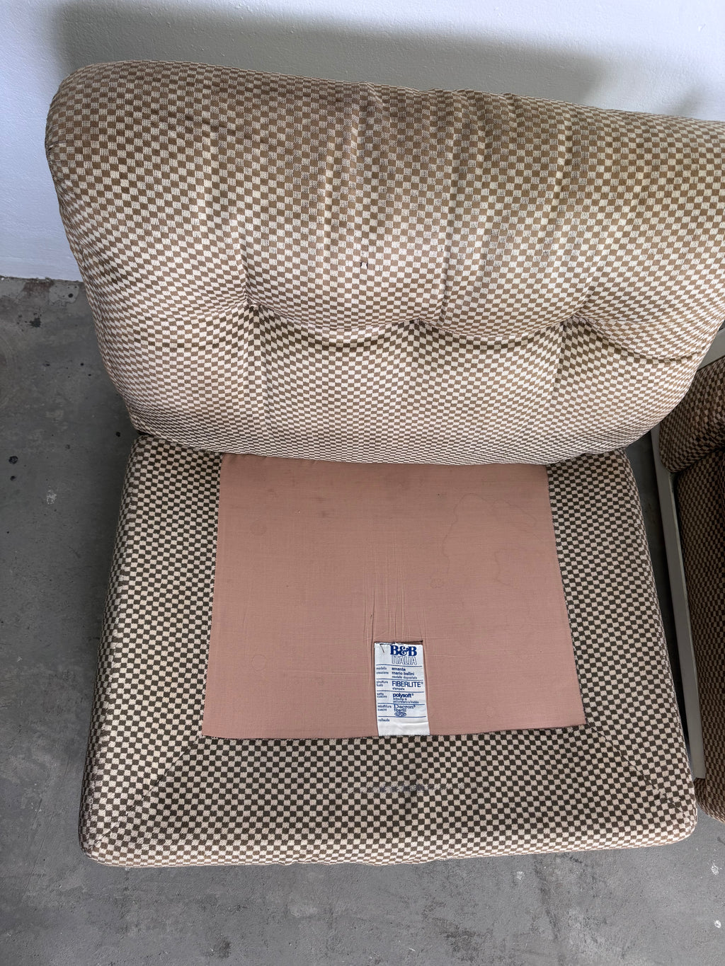 1/2 Amanta armchair Sessel by Mario Bellini originalem beige/cremefarbenem Karo-Bezugsstoff, C&B Italia