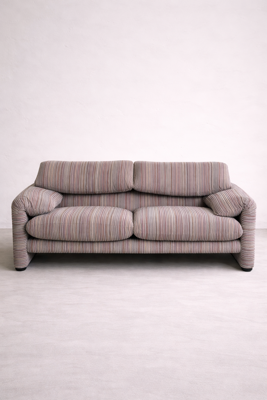 Cassina „Maralunga“ 2-Sitzer Sofa – Vico Magistretti – ikonischer Designklassiker im neuwertigen Zustand