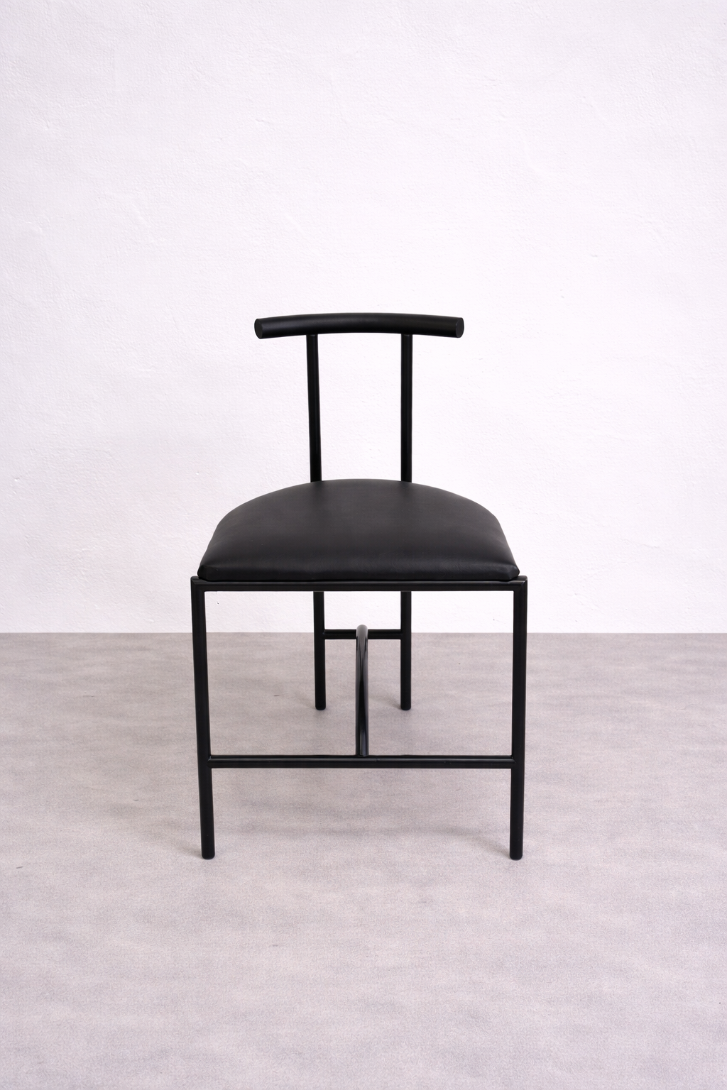 1/6 „Tokyo“-Stühlen von Rodney Kinsman, 1985 – schwarzes Stahlrohr & Kunstleder