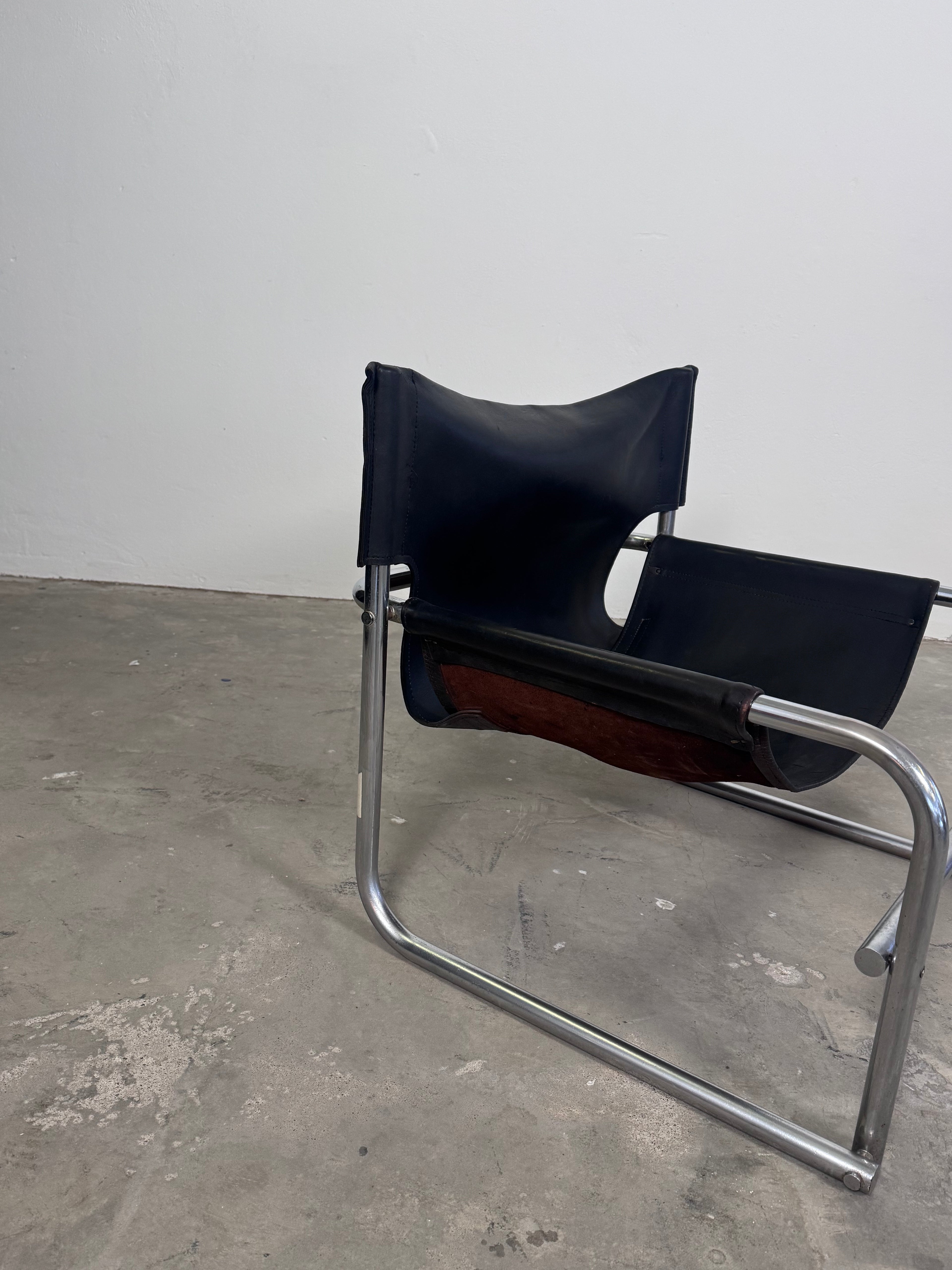 Rodney Kinsman T1 Lounge Chair für OMK, 1960er – Vintage Ledersessel aus Stahlrohr – Mid Century Designklassiker