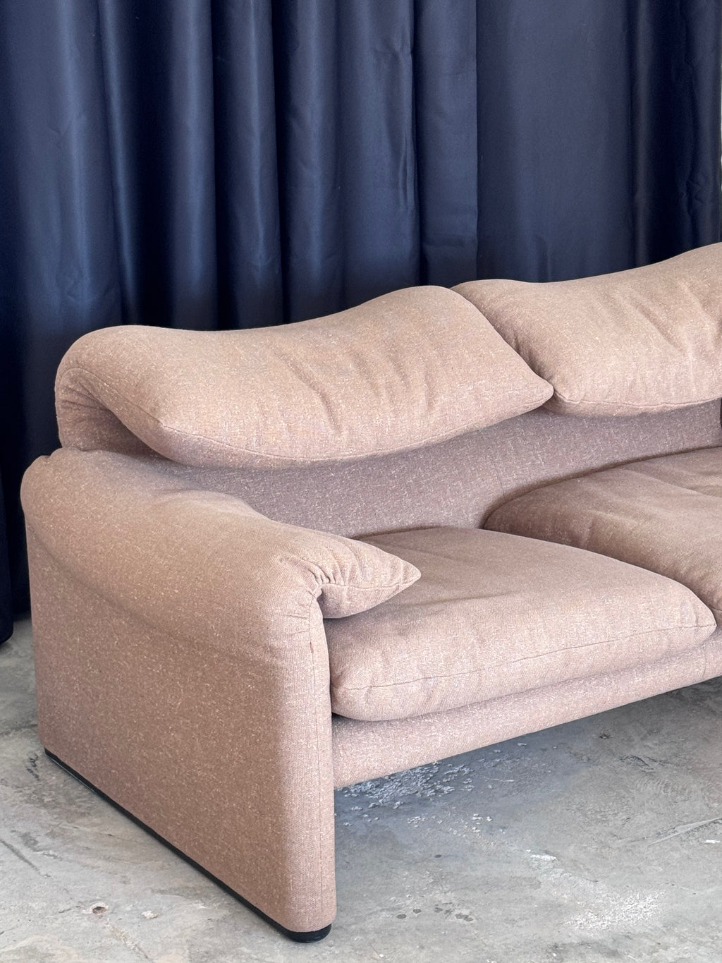 1/2 Cassina Maralunga Sofa 1970er | Vico Magistretti | Vintage Design Klassiker | Leinenbezug | 2er Sofa