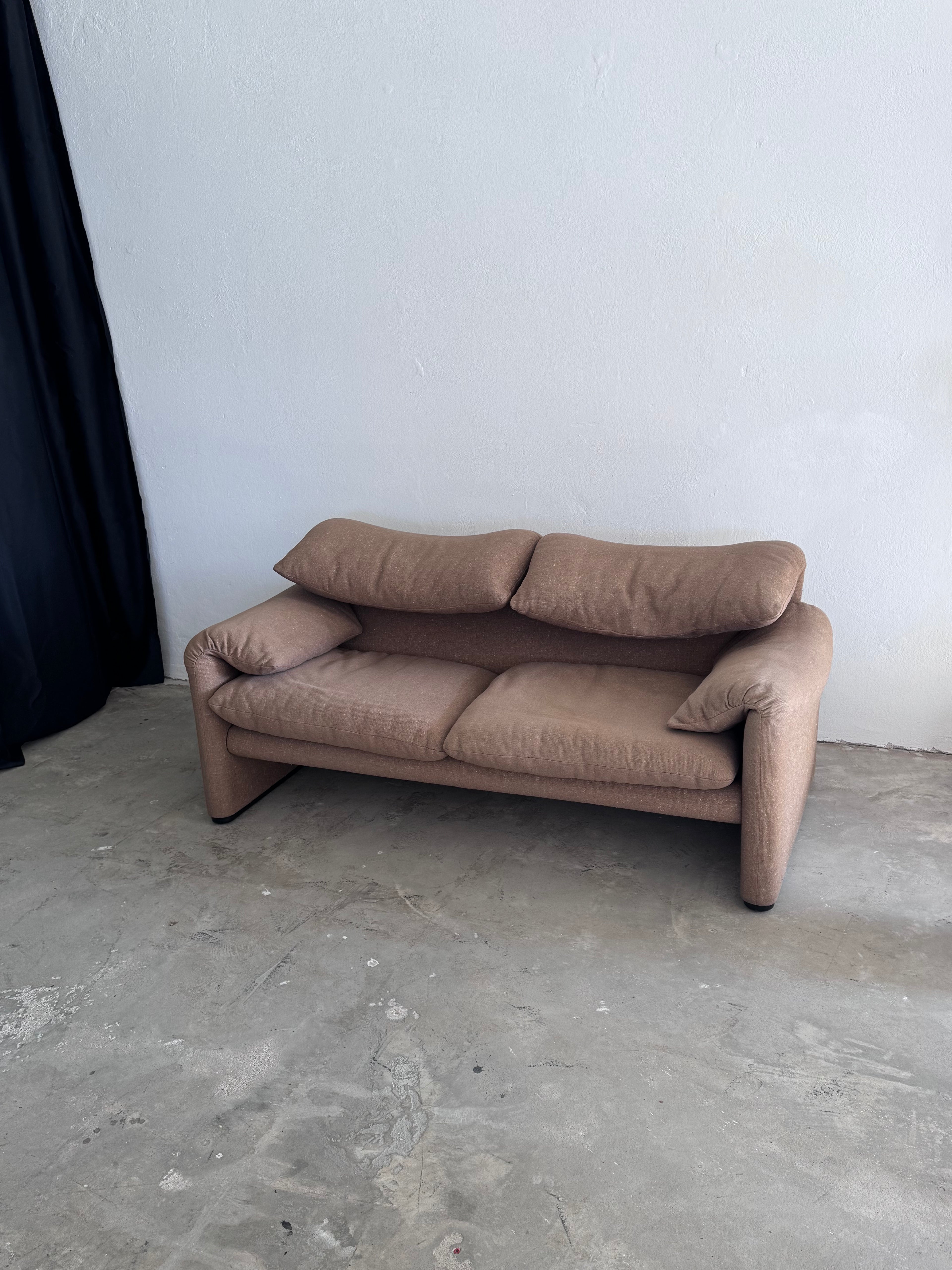 1/2 Cassina Maralunga Sofa 1970er | Vico Magistretti | Vintage Design Klassiker | Leinenbezug | 2er Sofa