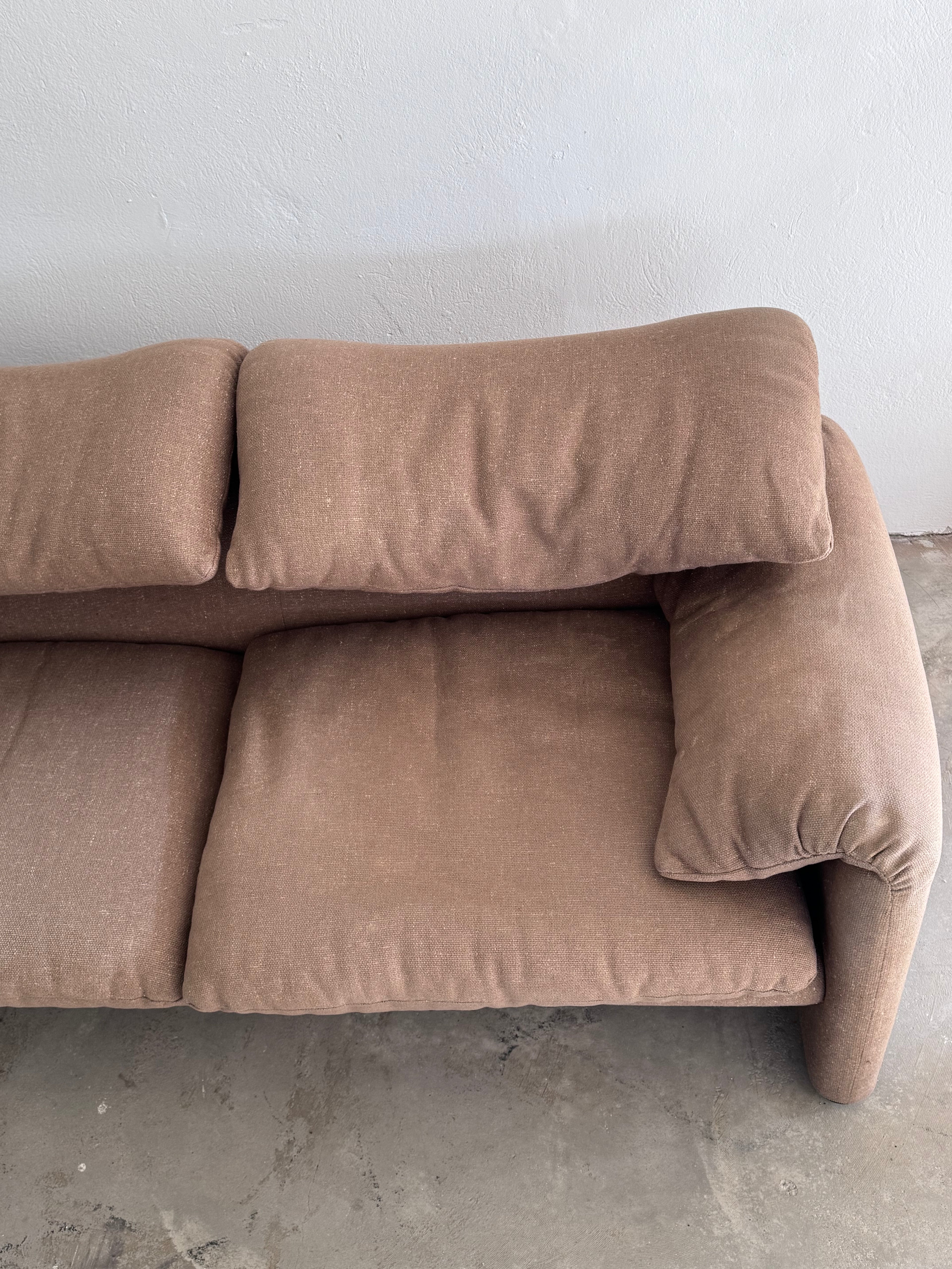 1/2 Cassina Maralunga Sofa 1970er | Vico Magistretti | Vintage Design Klassiker | Leinenbezug | 2er Sofa