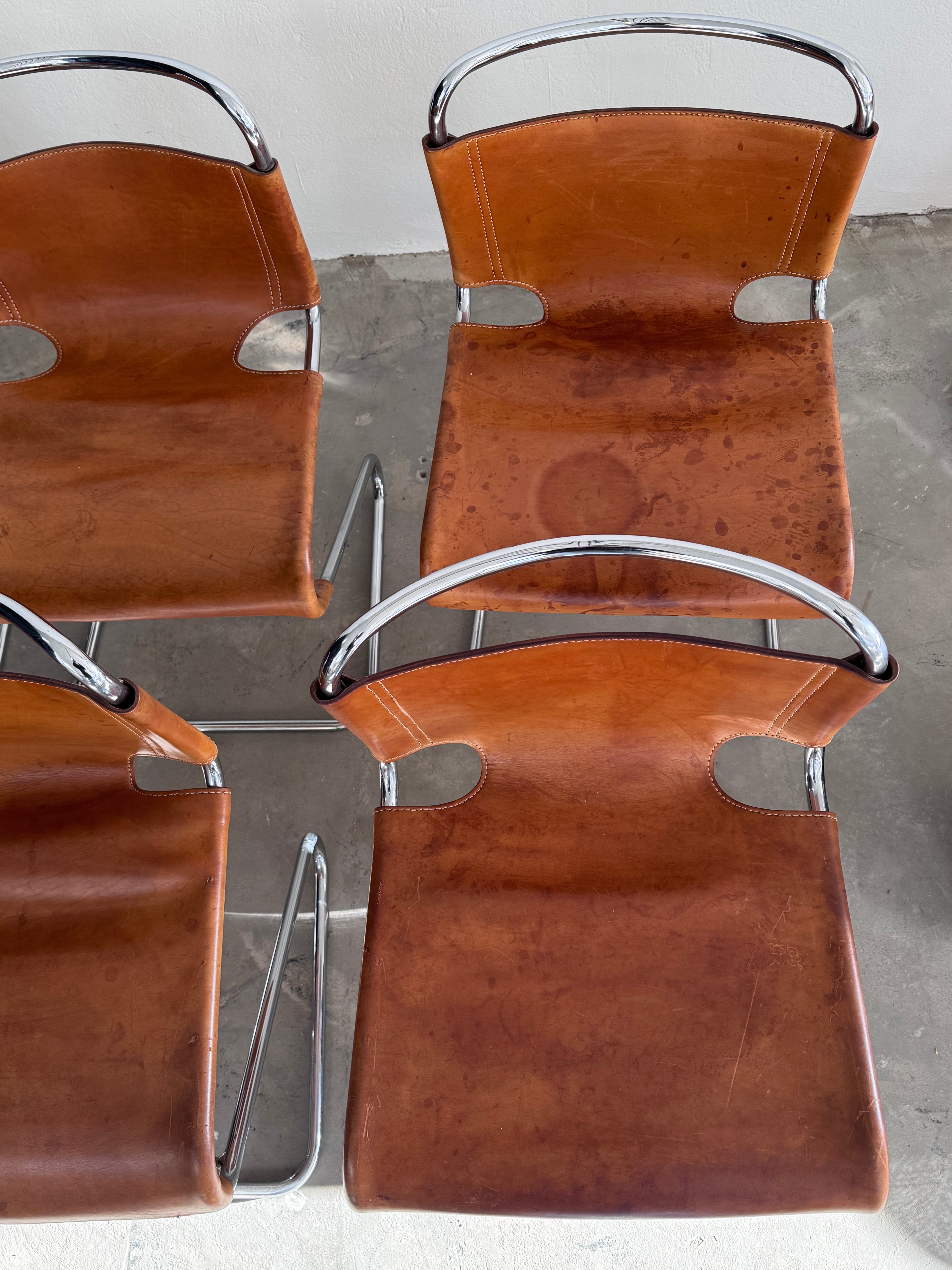 Biscia Stuhl von Pascal Mourgue, Cognac-Leder & Chrom, 1960er, starke Patina