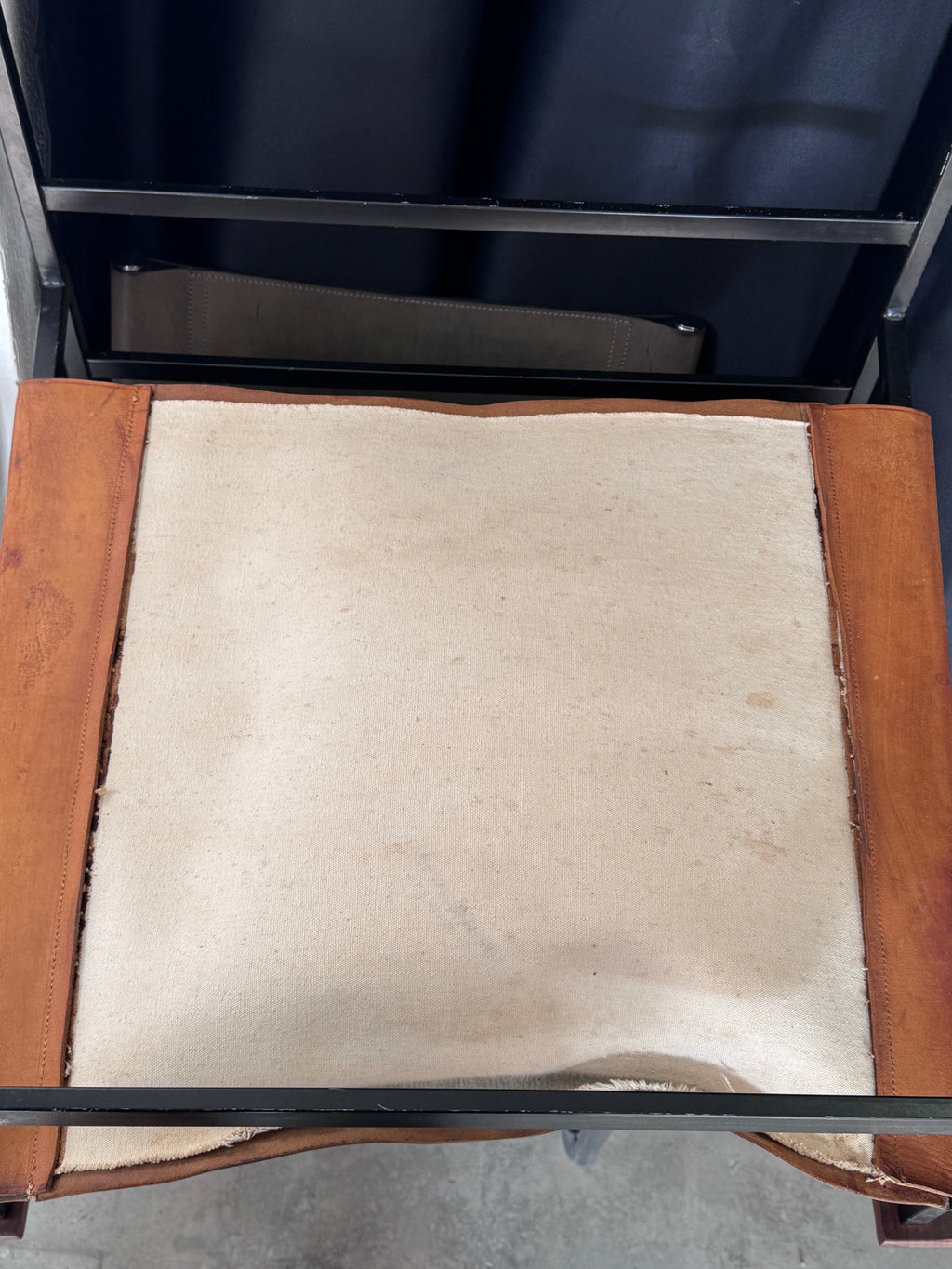 Eddie Harlis für Thonet, ST 805, Sling Lounge Chair aus cognacfarbenem Sattelleder, 1960er/1970er