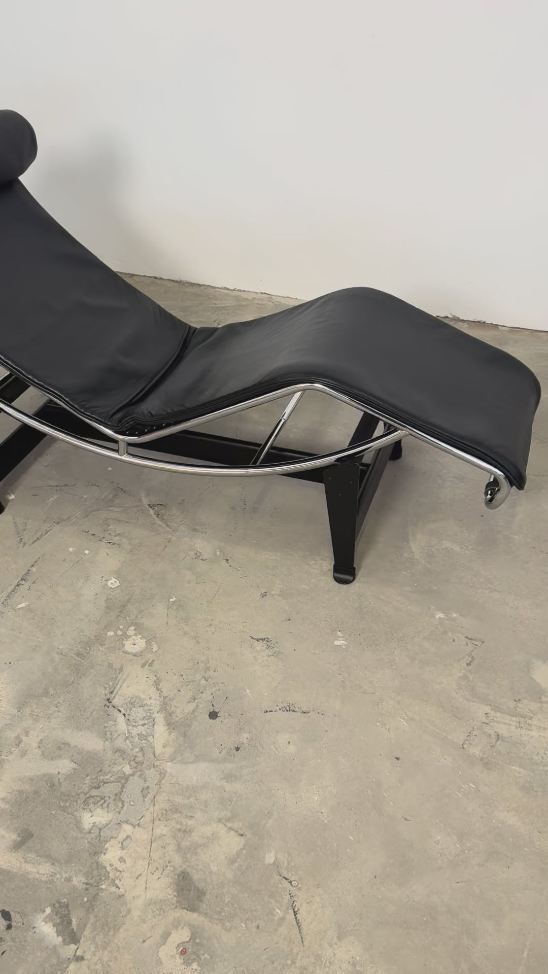 LC4 Chaise Longue von Le Corbusier für Cassina – Original Vintage Designklassiker mit schwarzem Leder