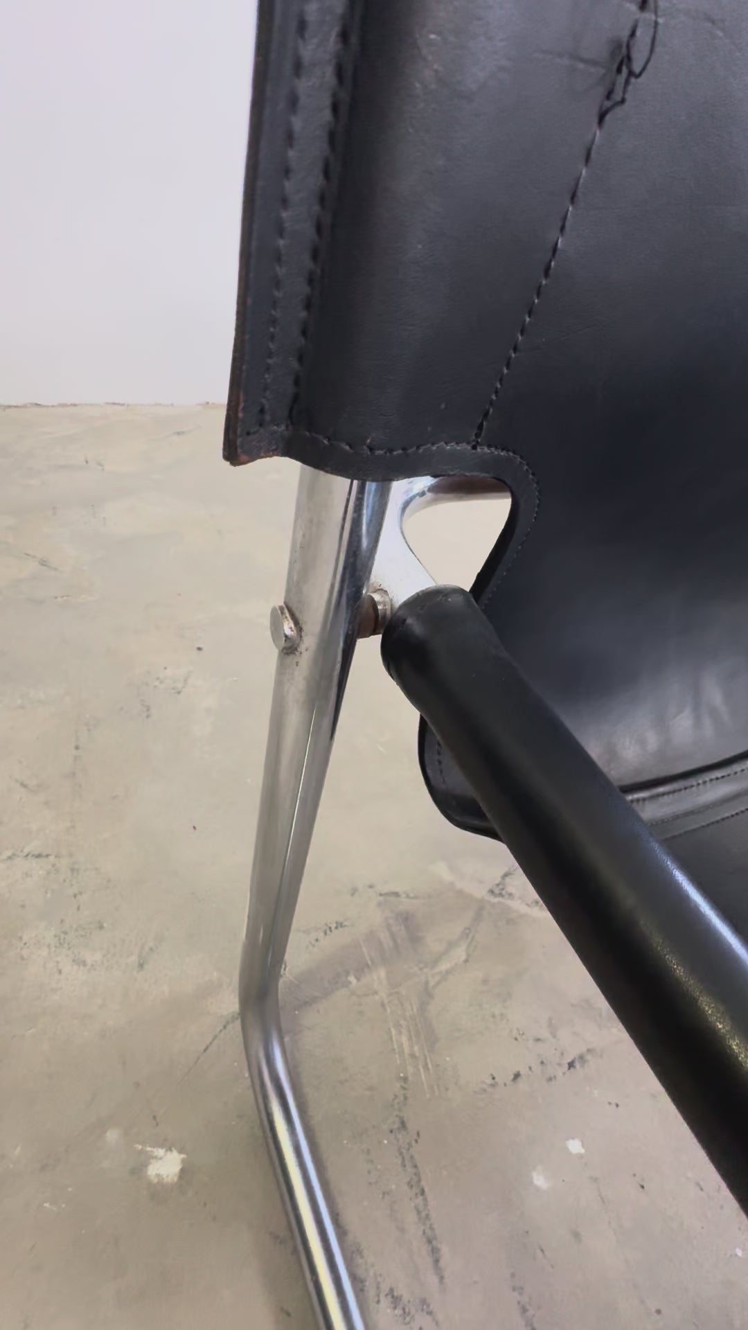 Rodney Kinsman T1 Lounge Chair für OMK, 1960er – Vintage Ledersessel aus Stahlrohr – Mid Century Designklassiker